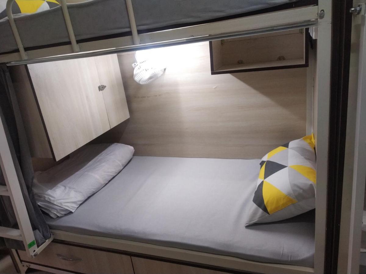 Bunk Bed in Male Dormitory Room,1144006168:JPEG
