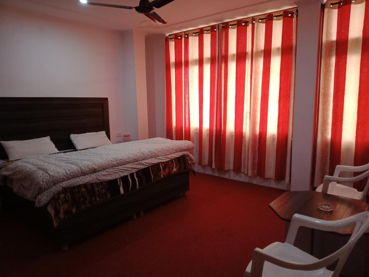 Deluxe Room,1336438826:JPEG