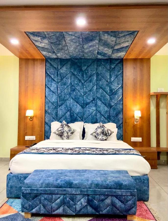 Superior Suite,1231676912:JPEG