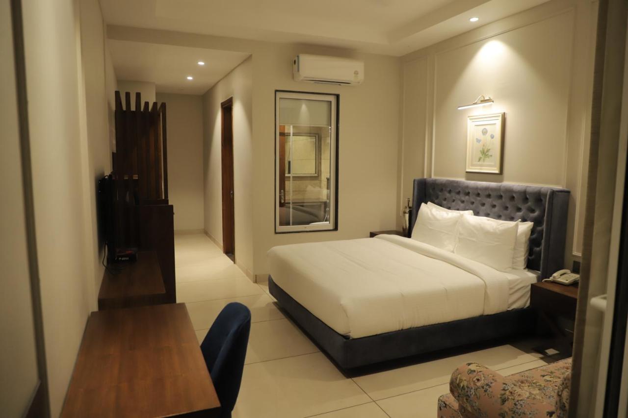 Deluxe Double Room with Balcony