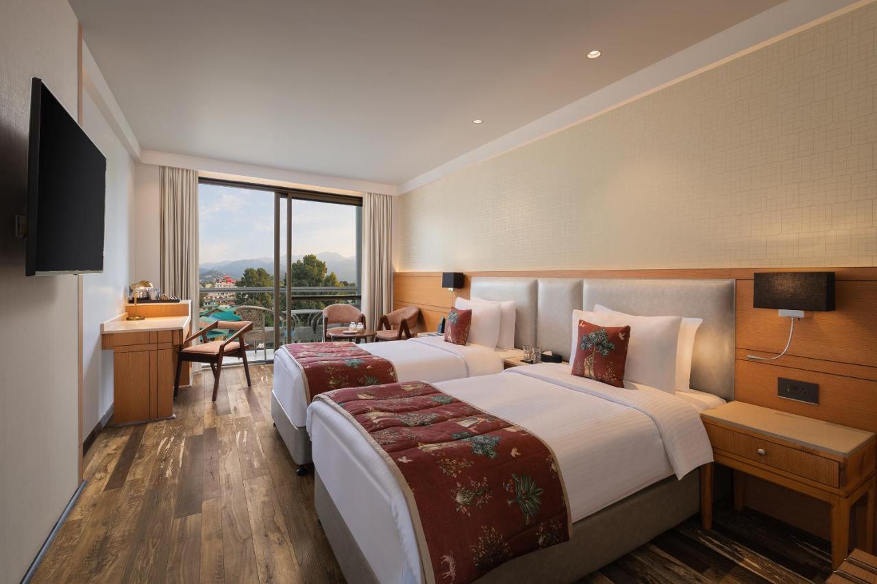 Double or Twin Room with Mountain View