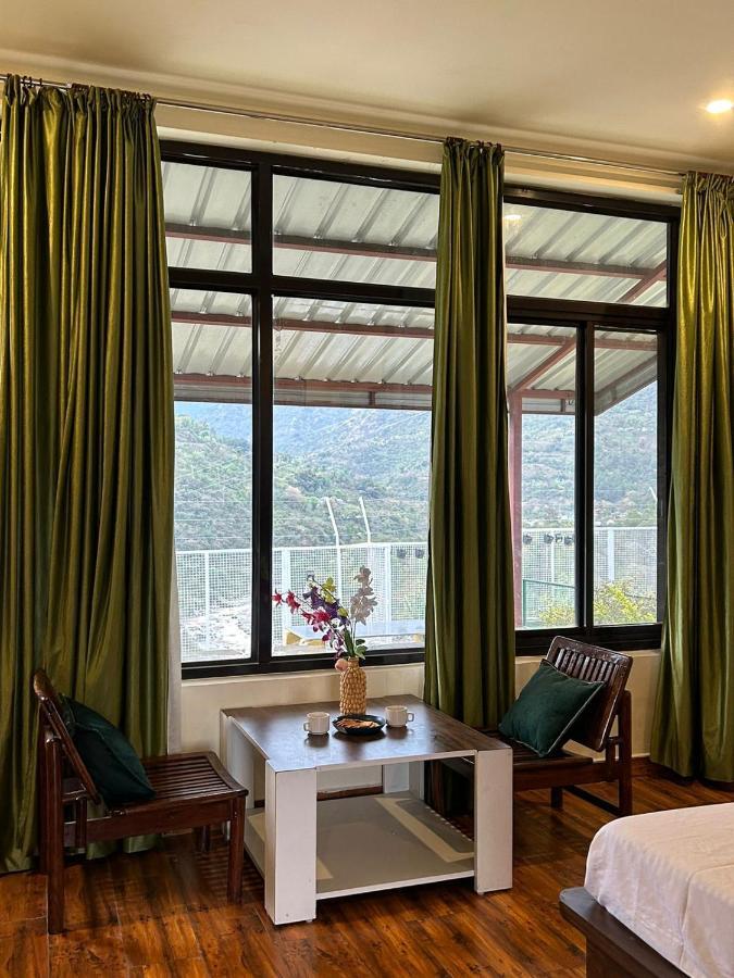 King Room with Mountain View