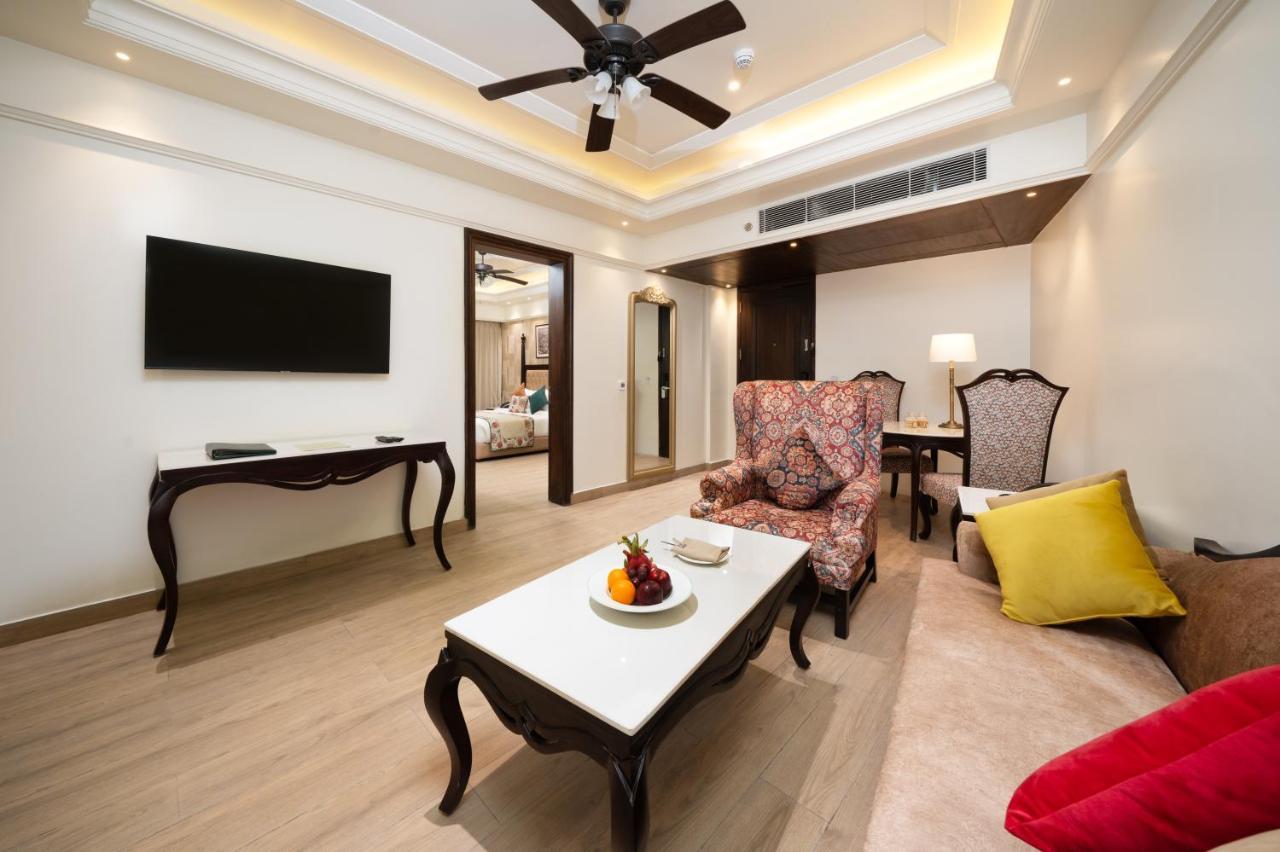 Deluxe Suite