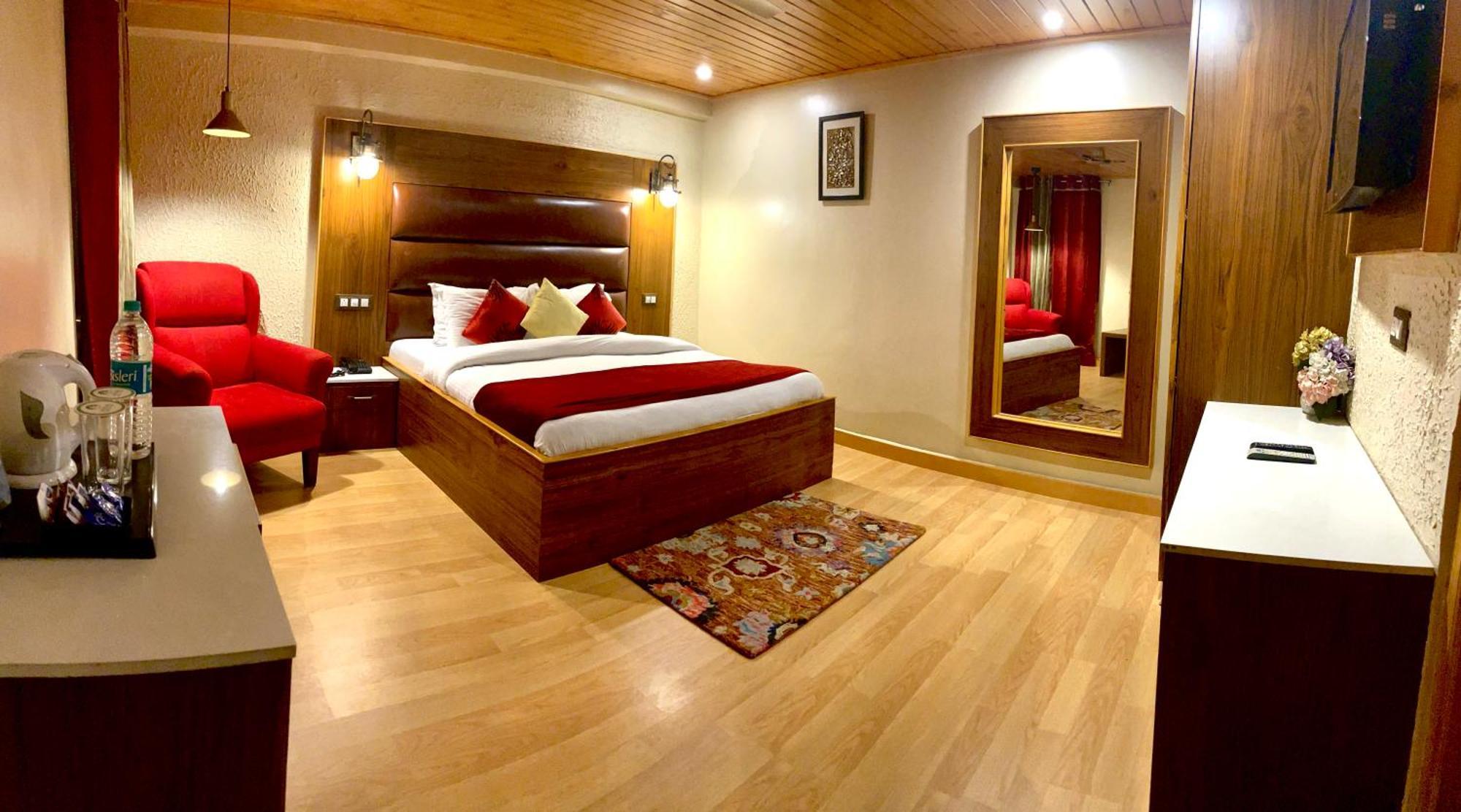 Double Room,1559683675:JPEG
