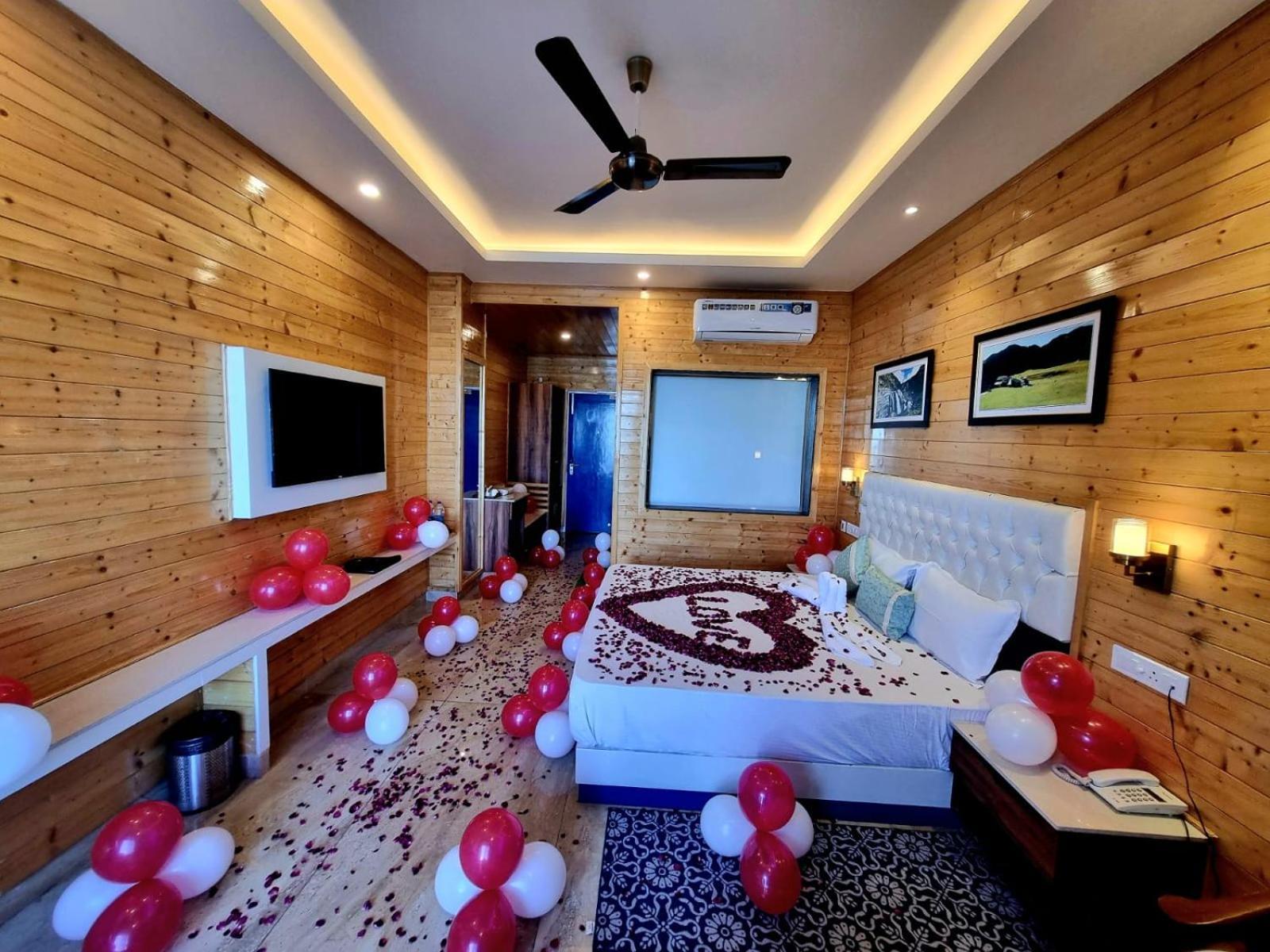 King Room with Mountain View
