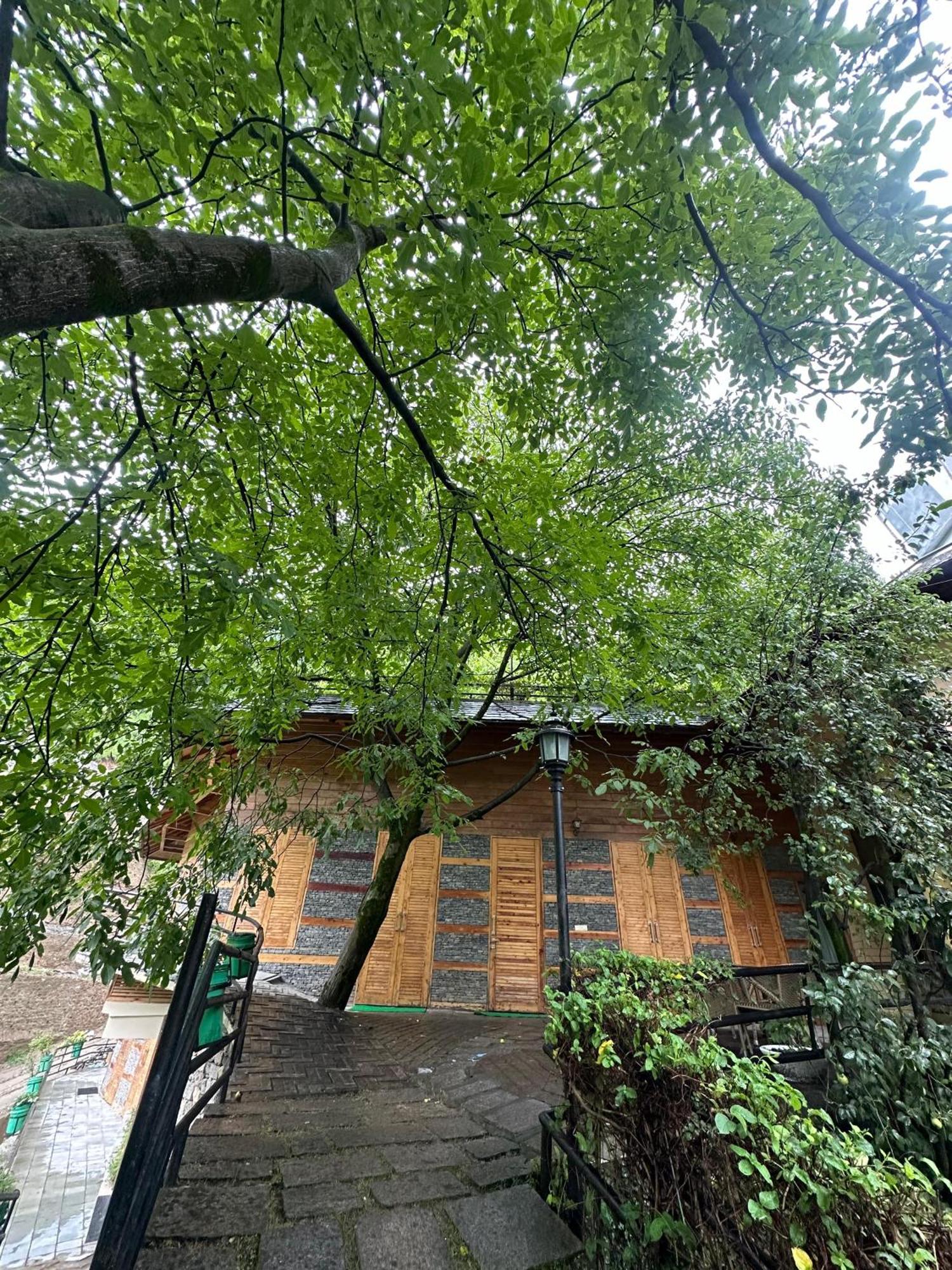 Three-Bedroom Villa Rs500 or person credit on SPA usage,1611106005:JPEG