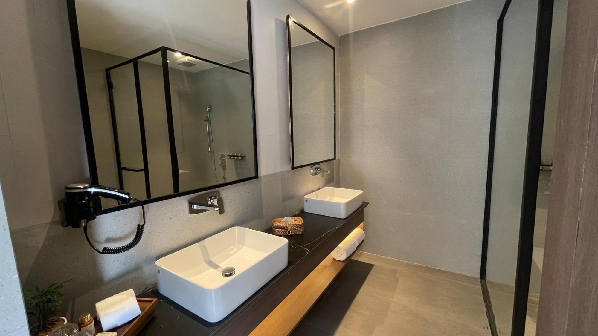 Rhodo Suites with Balcony,1637566722:JPEG