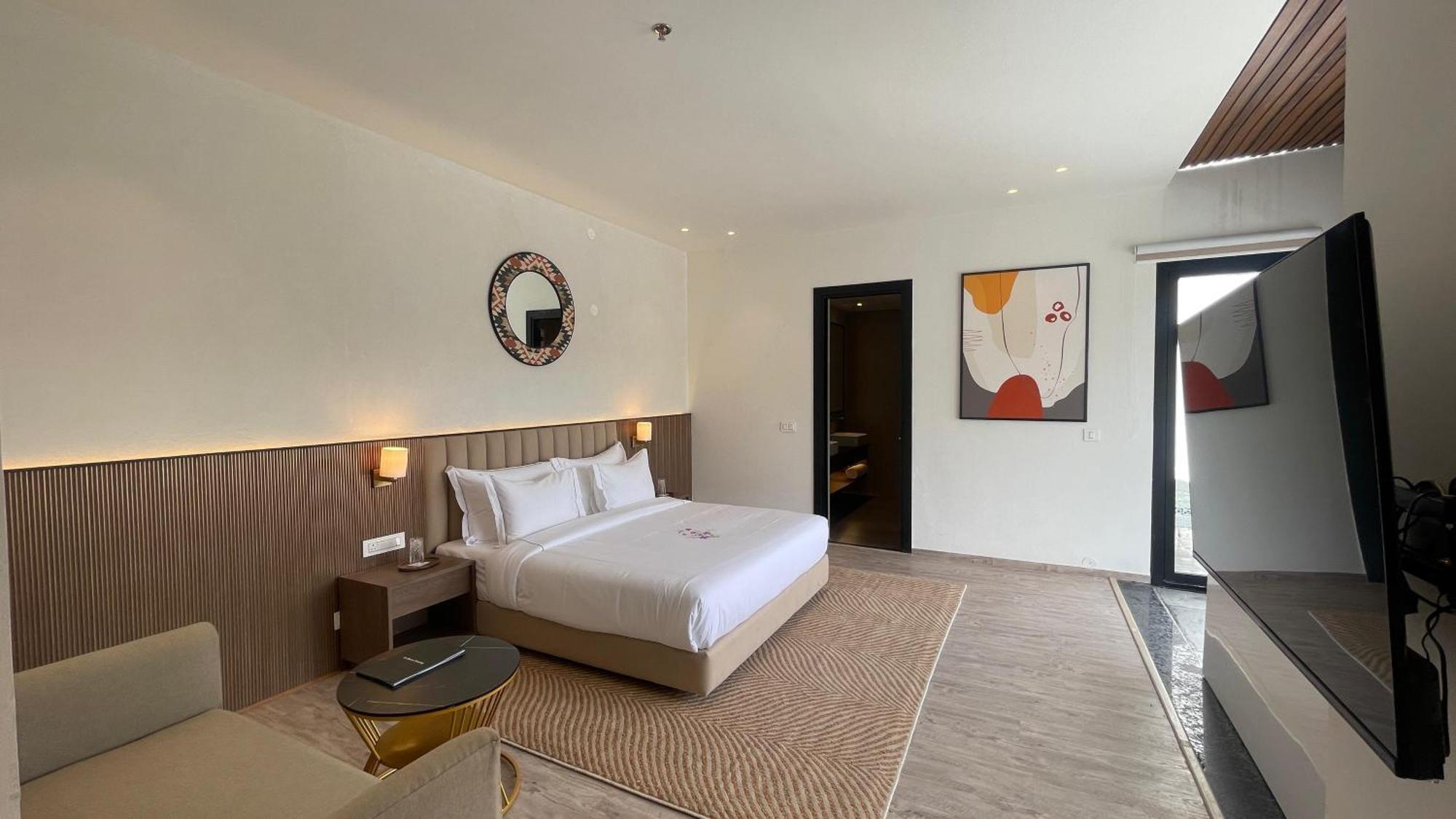 Bergenia Room with Balcony,1637566733:JPEG