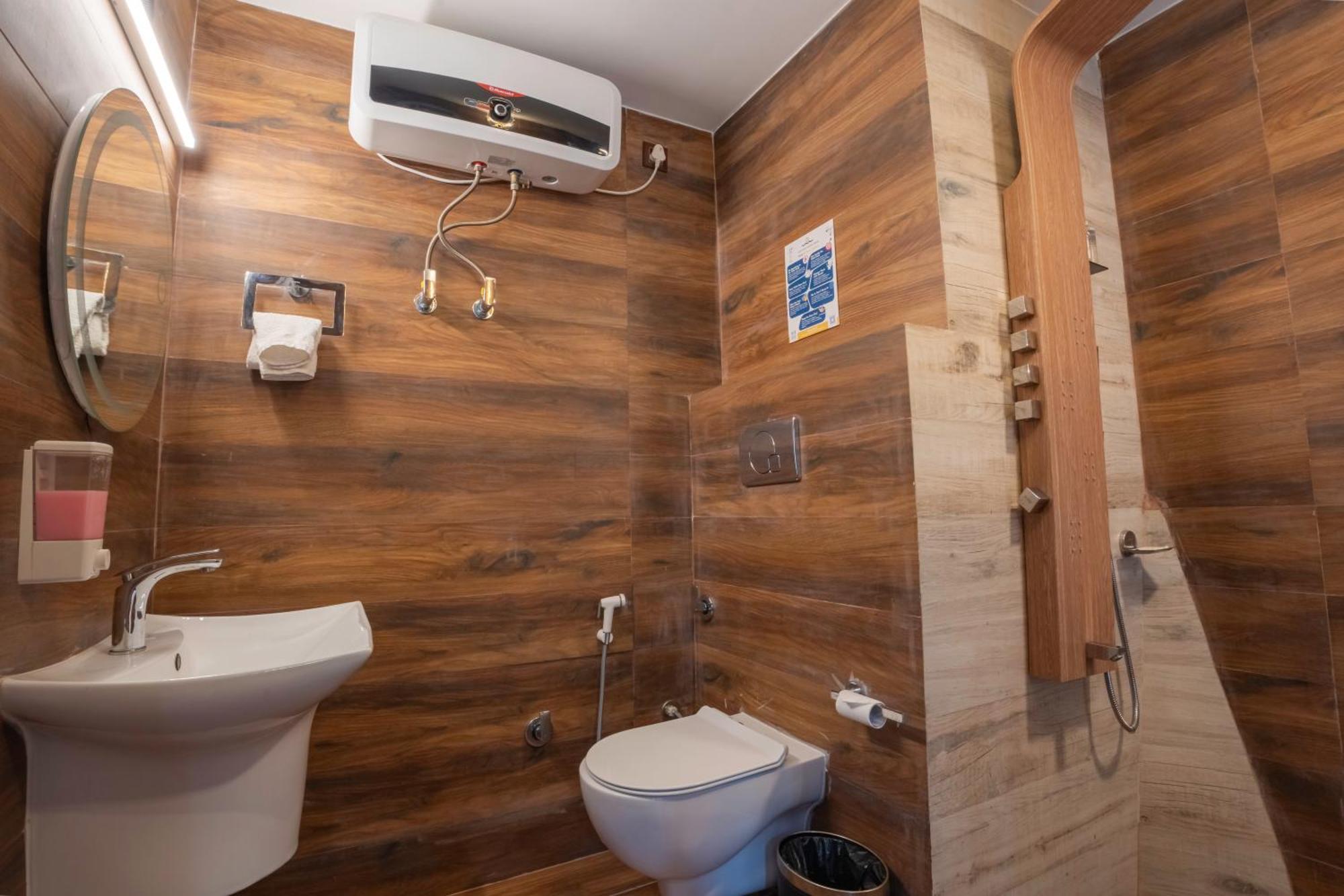 Deluxe Room,1639667946:JPEG