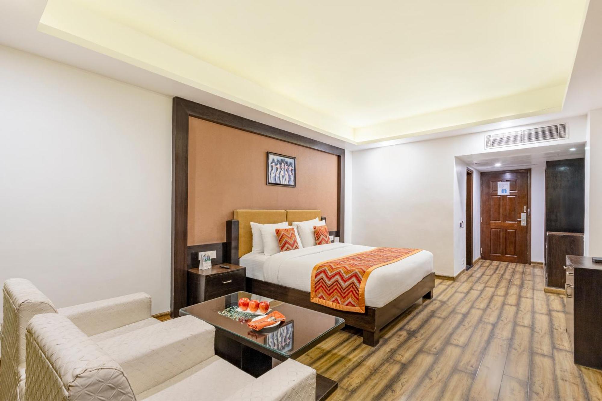 Valley View Room