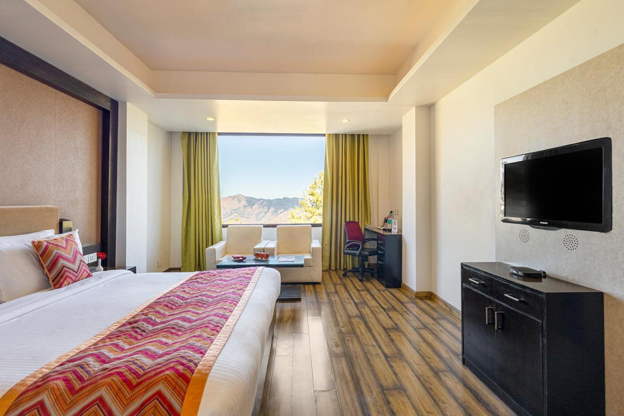 Valley View Room