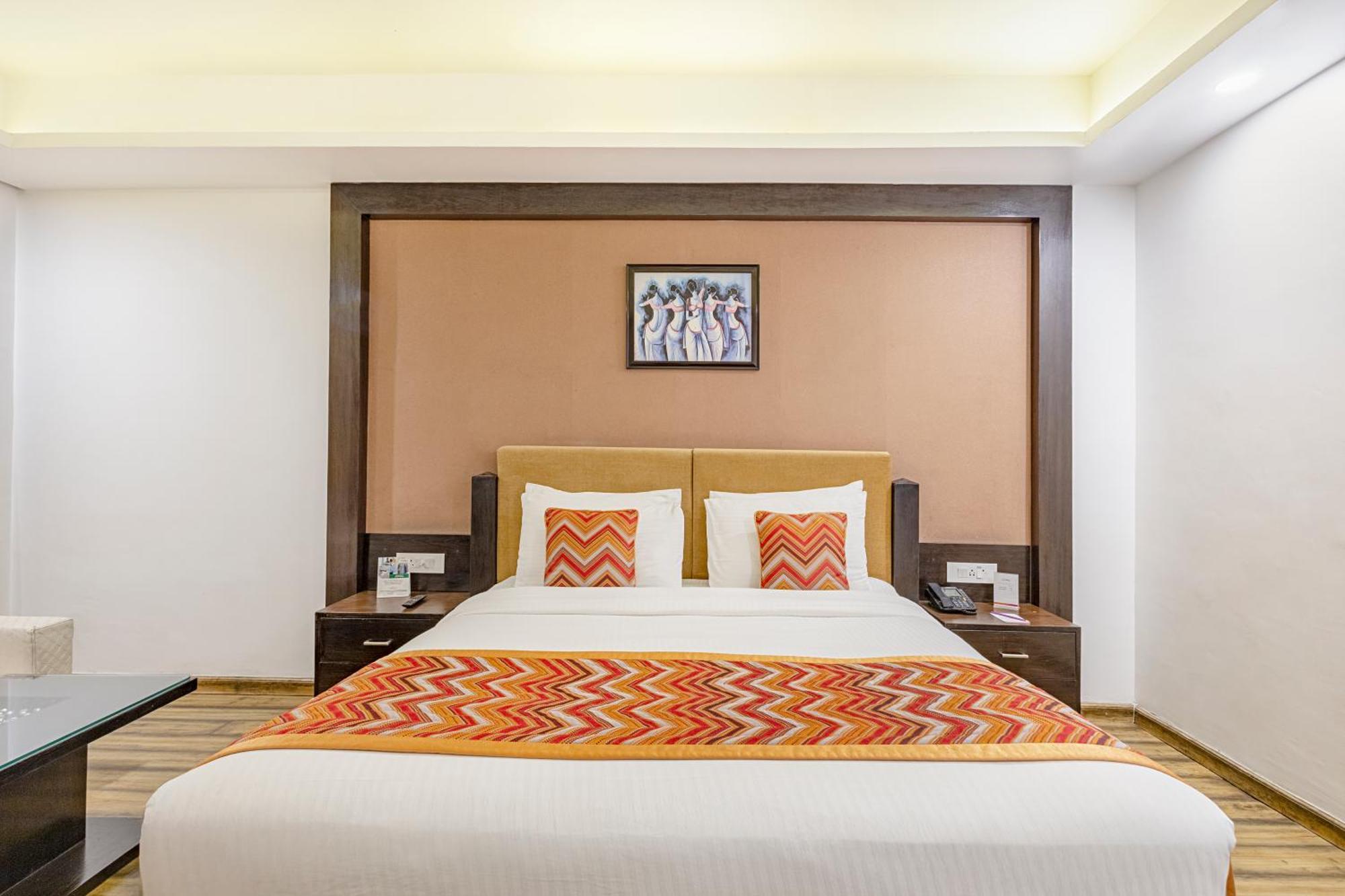 Valley View Room