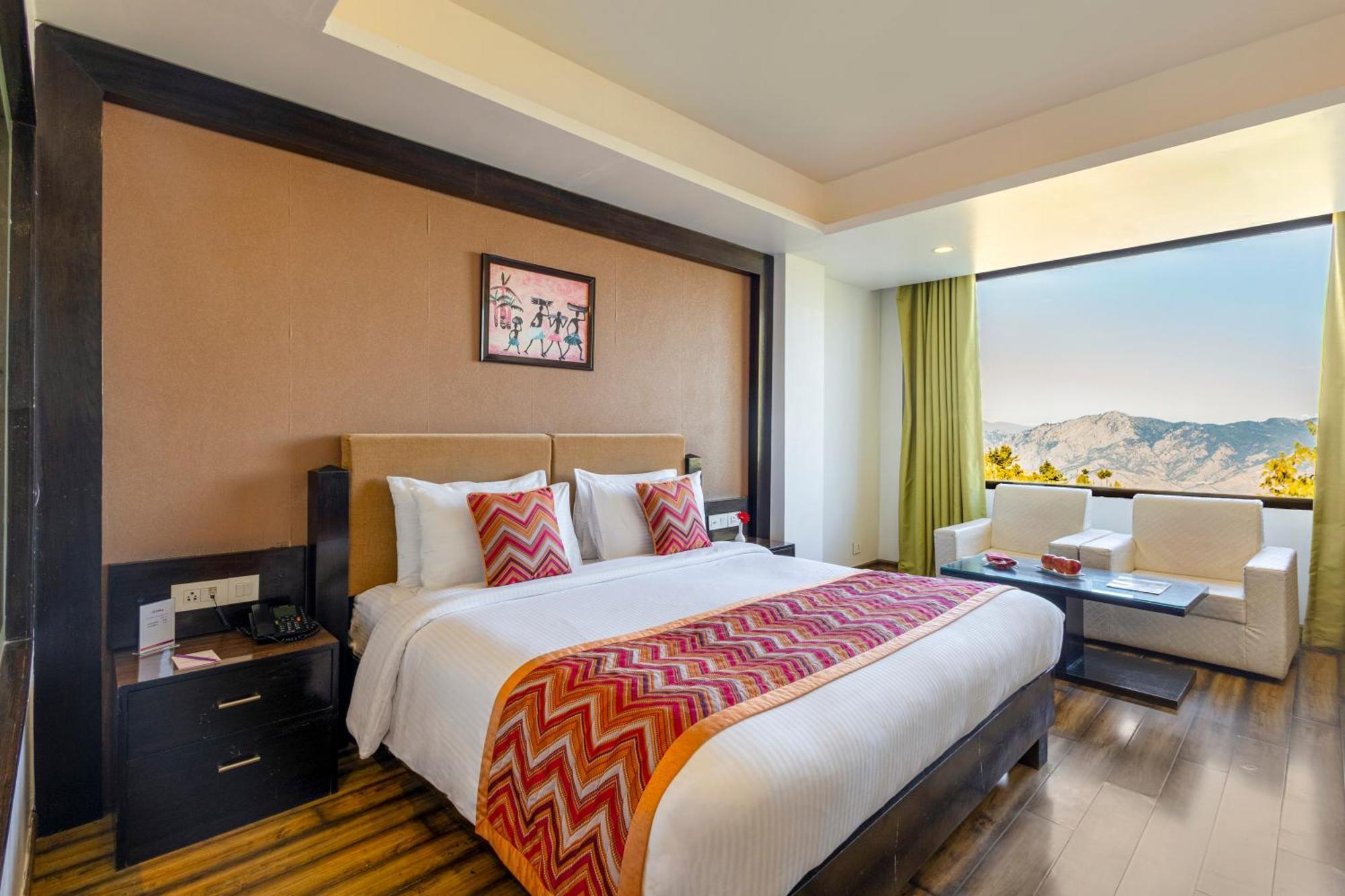 Valley View Room