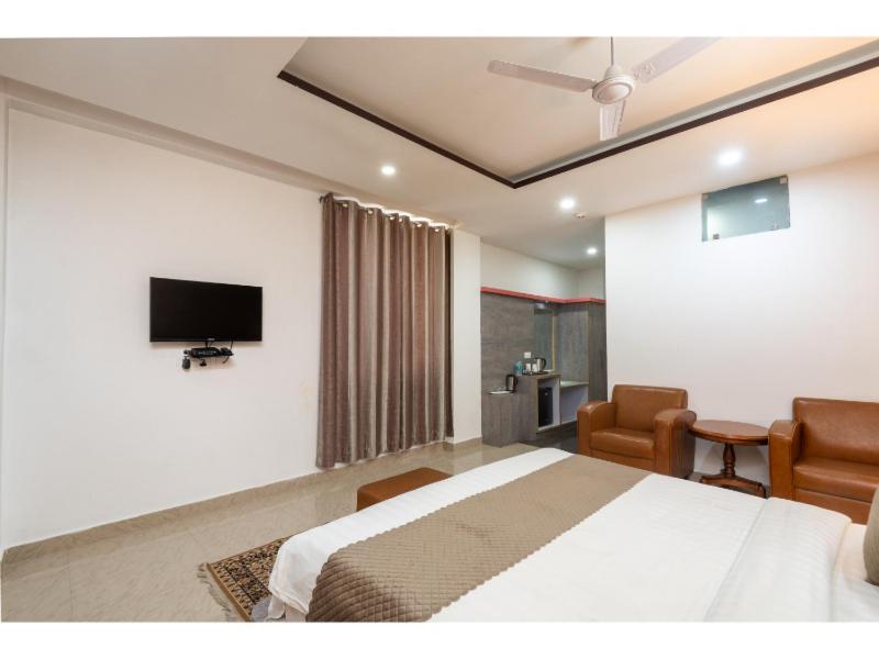 Double Room,1665896621:JPEG