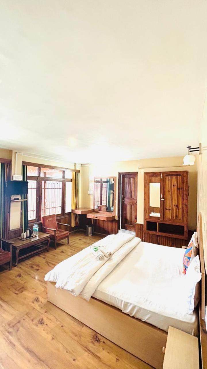 Deluxe Double or Twin Room with Mountain View,1743404889:JPEG