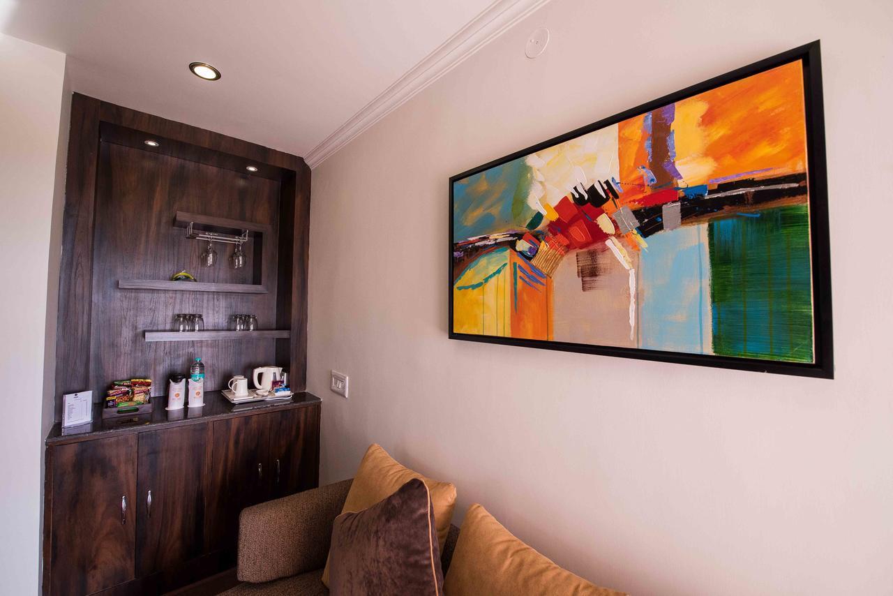 Executive Suite,1666689768:JPEG