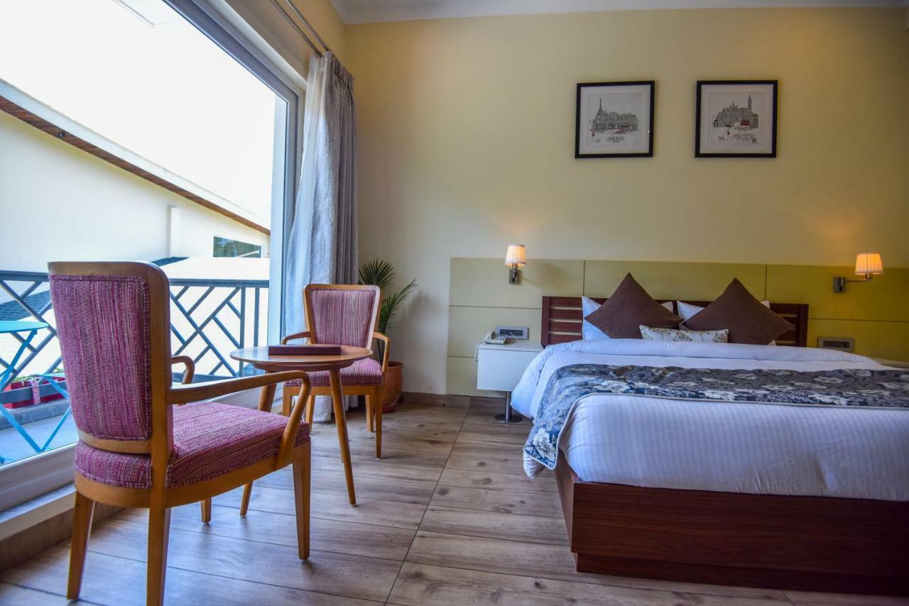 King Room with partial mountain view