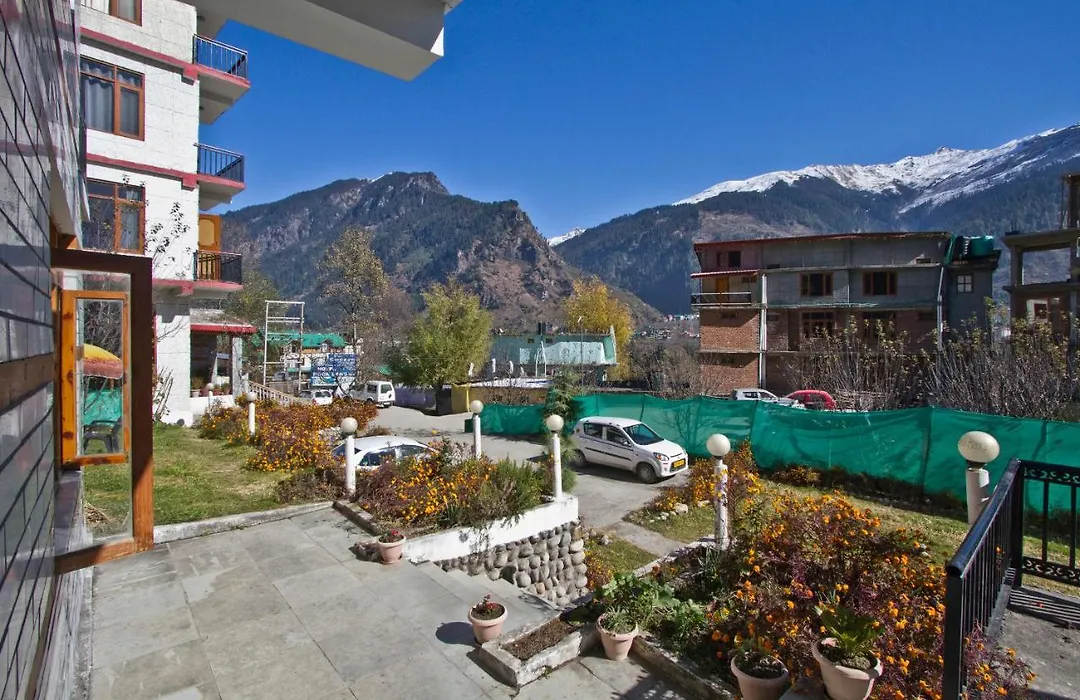 The Cedar Villa And Apartment,Bonefire,Cook,Helper,Kitchen,Lawn,Parking,5 Min Drive Mall Road-1