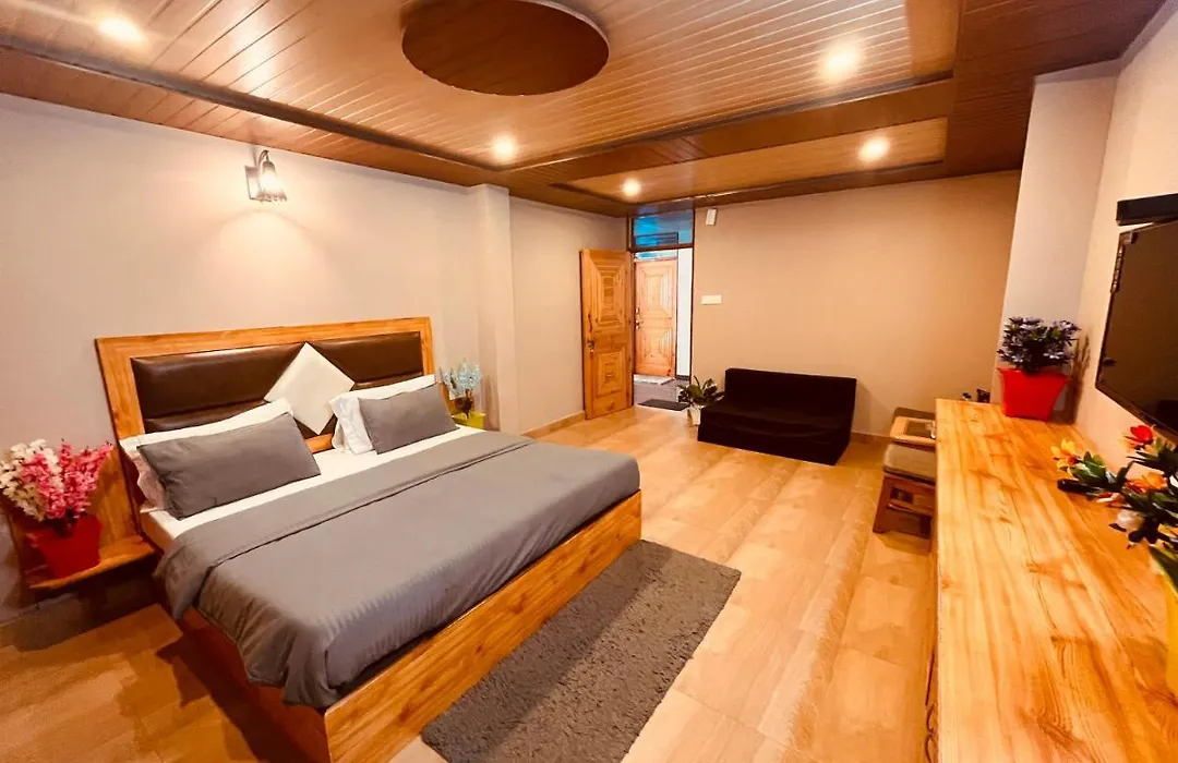 Hotel Hollywood - Top Rated & Most Awarded Property In Manali-1