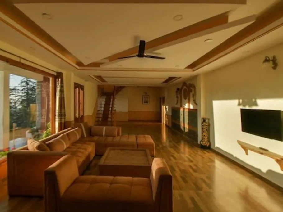 Cheerful 4 Bedroom Villa With A Big Lawn And Valley View-1