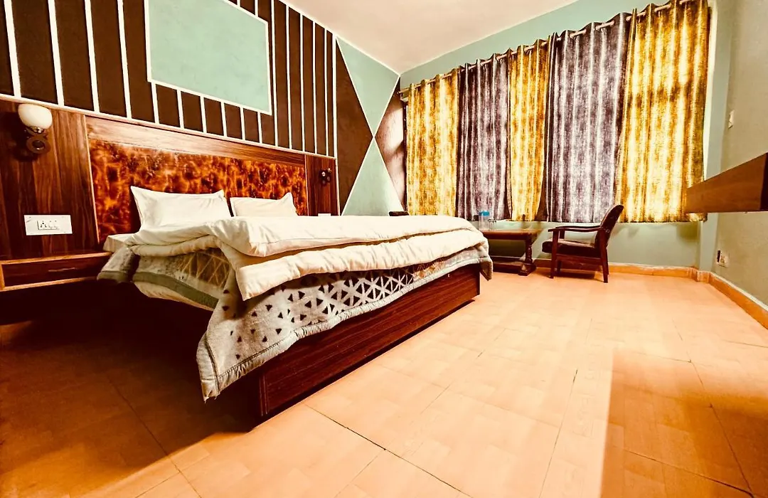 Hotel Daulat - Near Mall Road-1