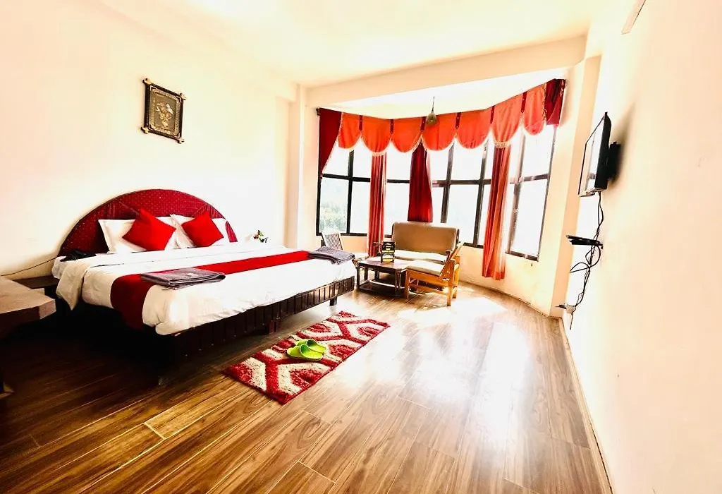 Hotel In Manali With Mountain View Near Mall Road-1
