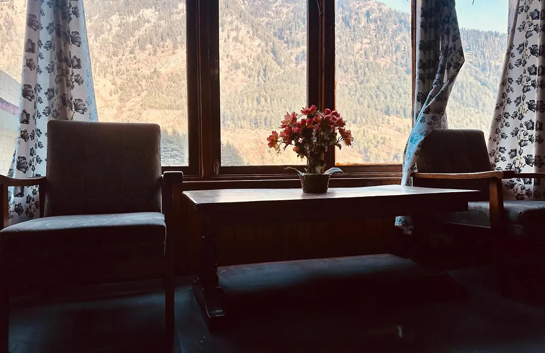 Royal Respite Manali - Luxury Comfort ! Travellers Delight ! Budget Friendly ! Prime Location ! Guest Favourite-1
