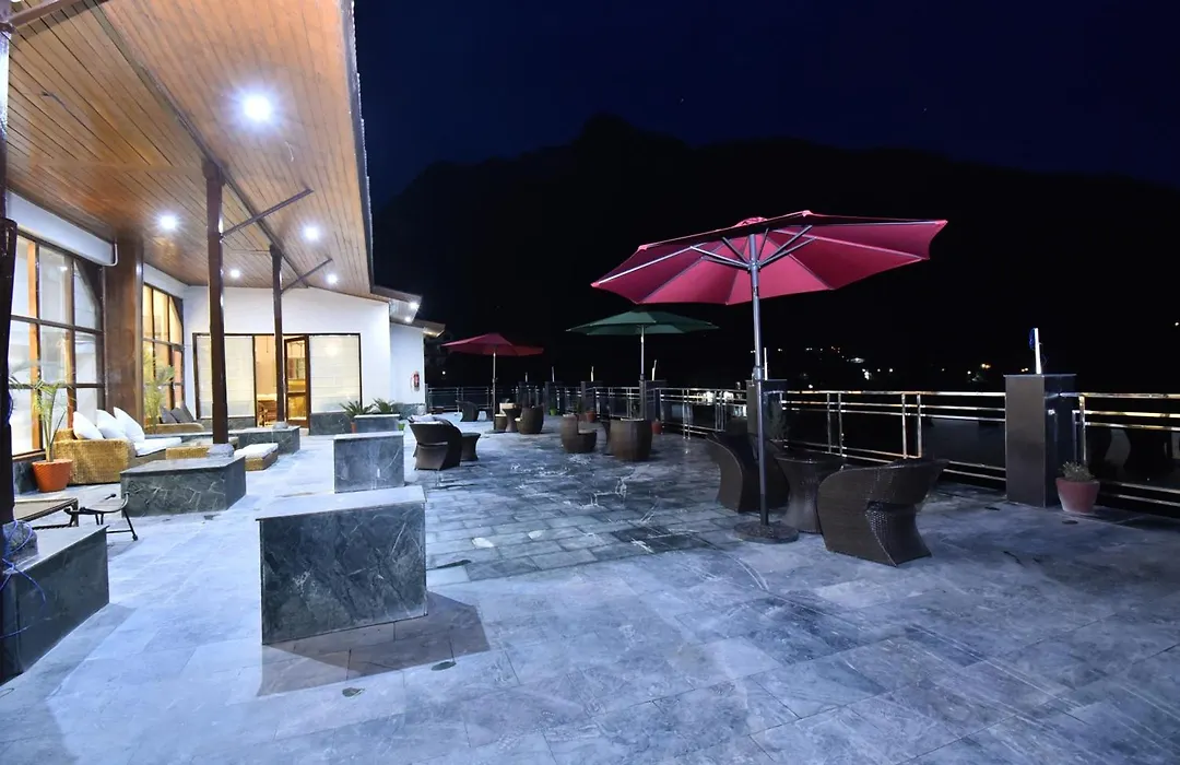Hotel Snowcrests Manor-1
