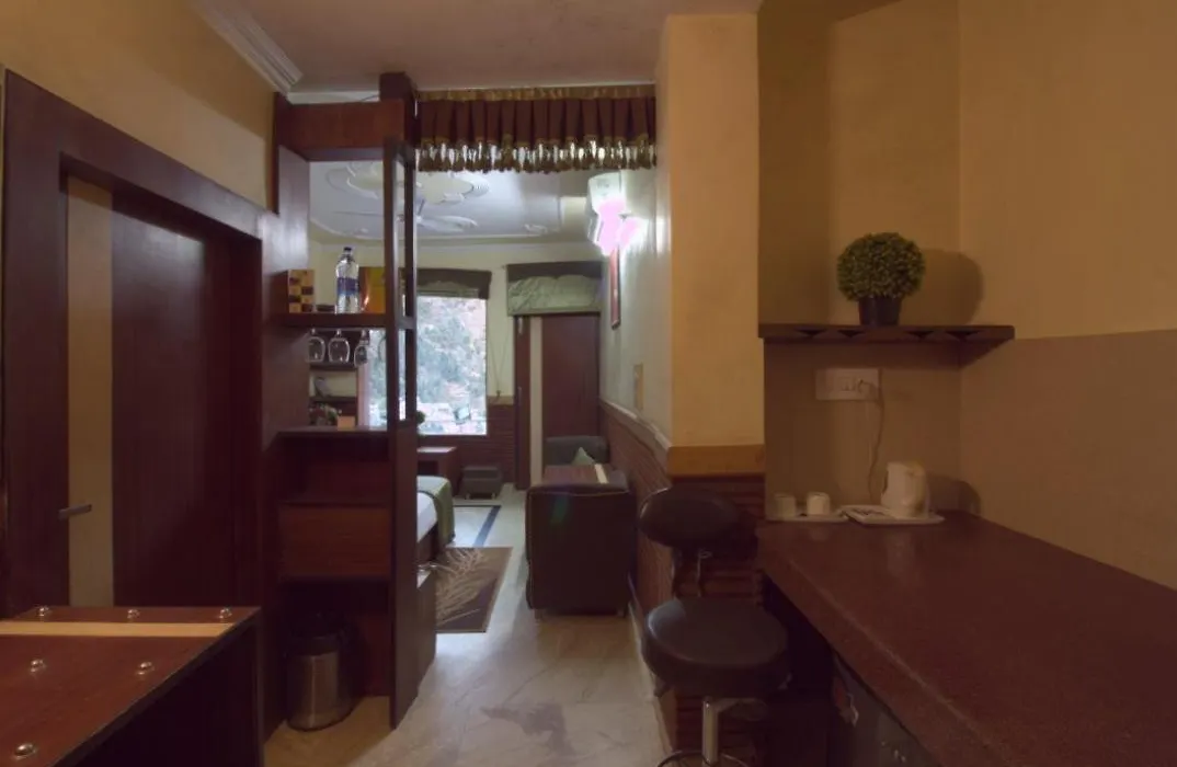 Hotel Gandhi'S Paradise-1