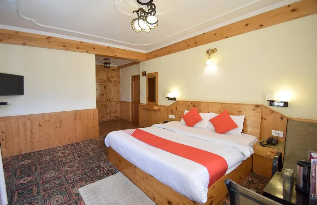 Oyo 1837 Hotel Golden Meadows-1