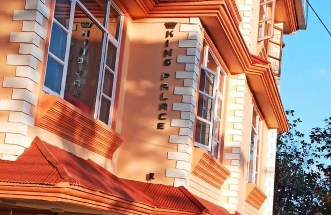 Hotel King Palace - Nature-Valley-Luxury-Room - Prime Location With Parking Facilities-1