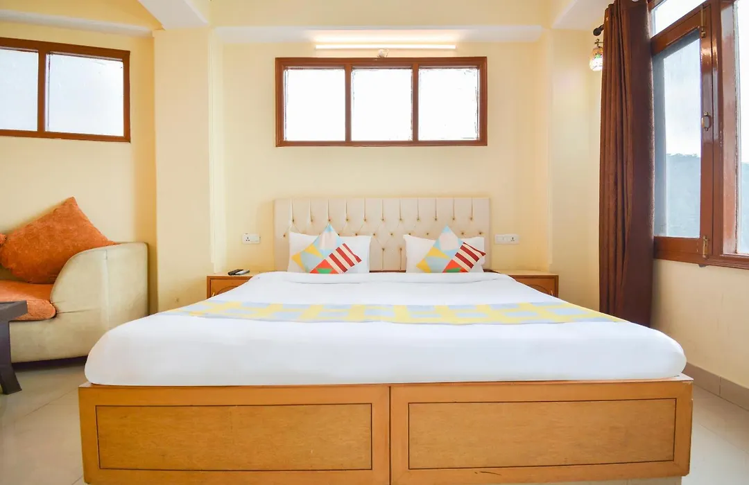 Oyo Home 78009 Avon Villa Kanlog-1