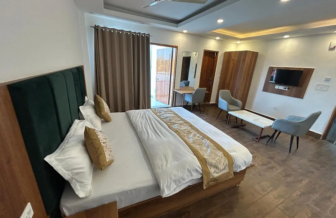 Hotel Postcard-1