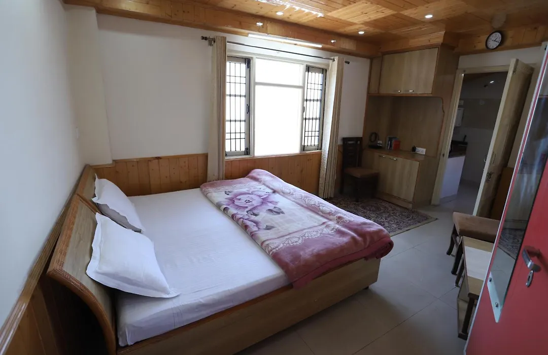Jishas Homestay Near Mall Road-1