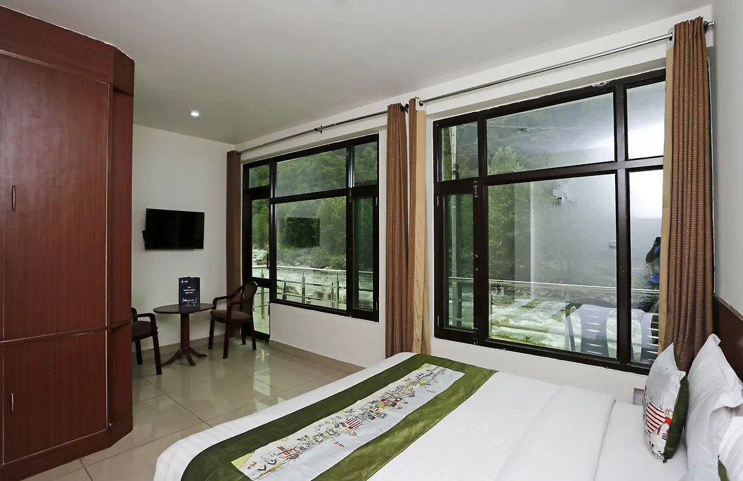 Oyo 8767 Hotel Landmark-1