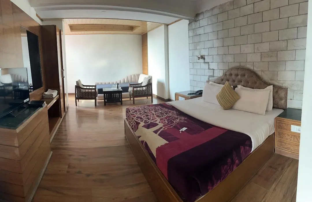 Hotel Lords Regency - Connected To Mall Road-1