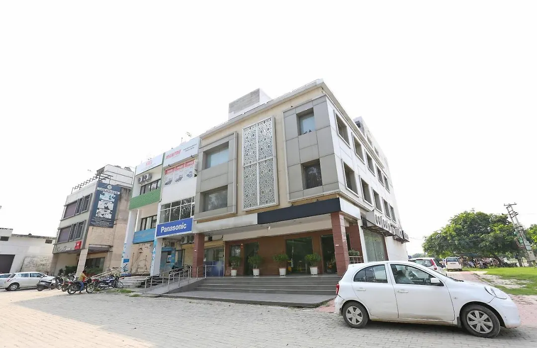 Hotel The Blueberry With Swimming Pool - By Aasia Holidays-1