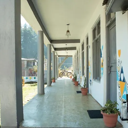 Young Monk Hostel & Cafe Old Manali-2