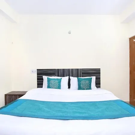 Oyo Home 78139 Avon Studio Rooms Sam Villa Kanlog-3