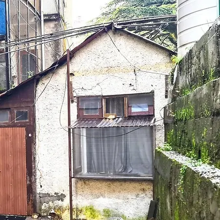Rustic Hut In Central Mall Road - Rockpoint-2