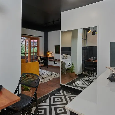 Naiden Luxury Apartments By Poshtel-2