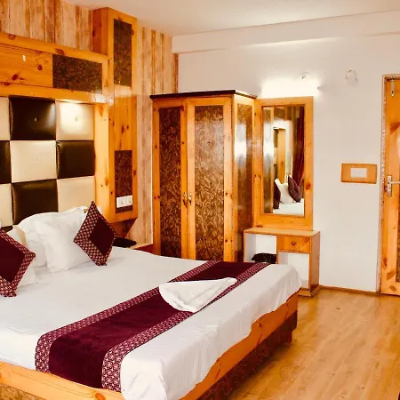 Solitaire Classic - Near Mall Road Manali-3