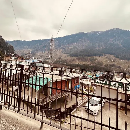 Hotel Alpine-3