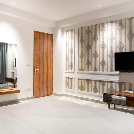 The Hillcrest Paradise-3
