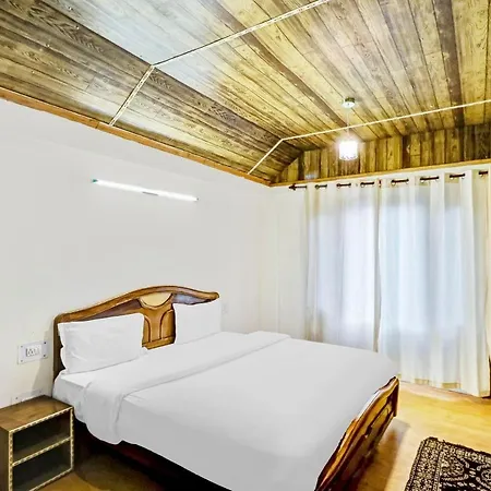Oyo G K Guest House-3