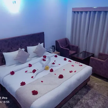 Hotel Candlewood Shimla-3