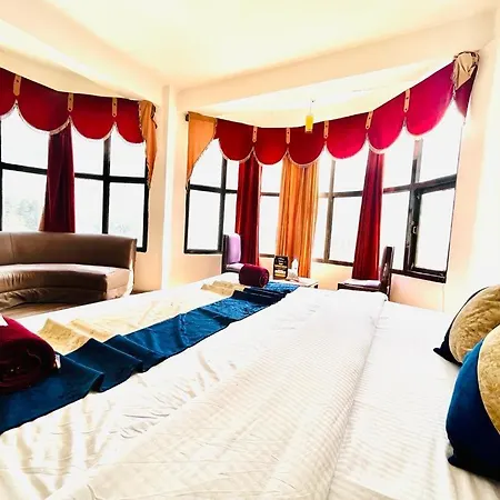 Hotel In Manali With Mountain View Near Mall Road-3