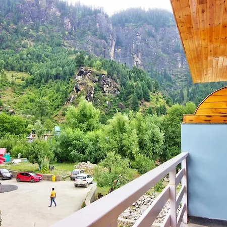 The Husky Lodge And Cafe-3