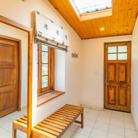 Stayvista At Paris Villa With Pvt Outdoor Heated Pool In Kasauli-2