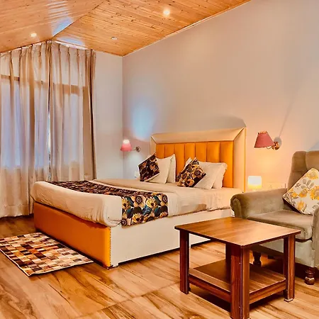 Hotel The Hadimba Palace # Mountain View ! Family Hotel ! Big Private Parking ! Near To Mall Road-3